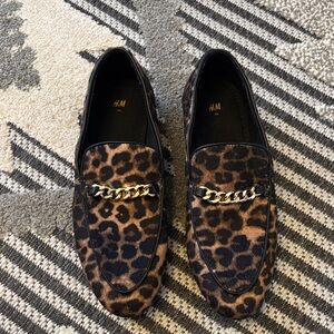 H&M Men's Leopard Pattern Loafers with Gold Chain
